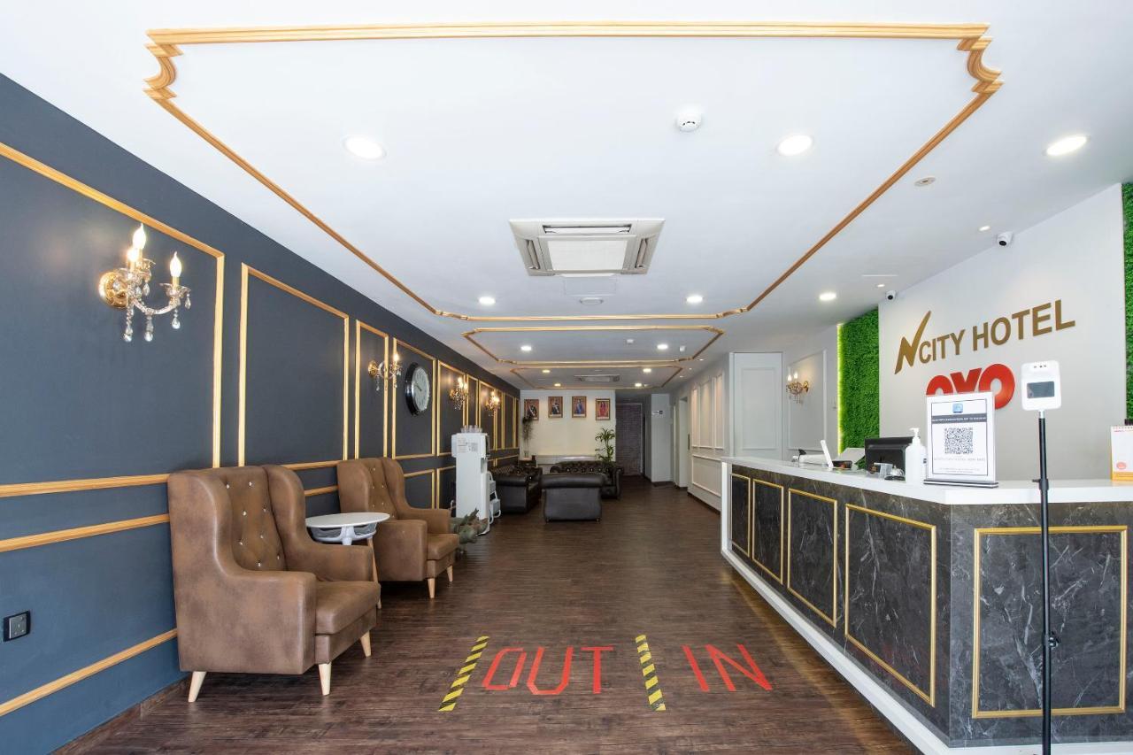 Oyo 90403 North City Hotel Τζόχορ Μπάχρου Εξωτερικό φωτογραφία