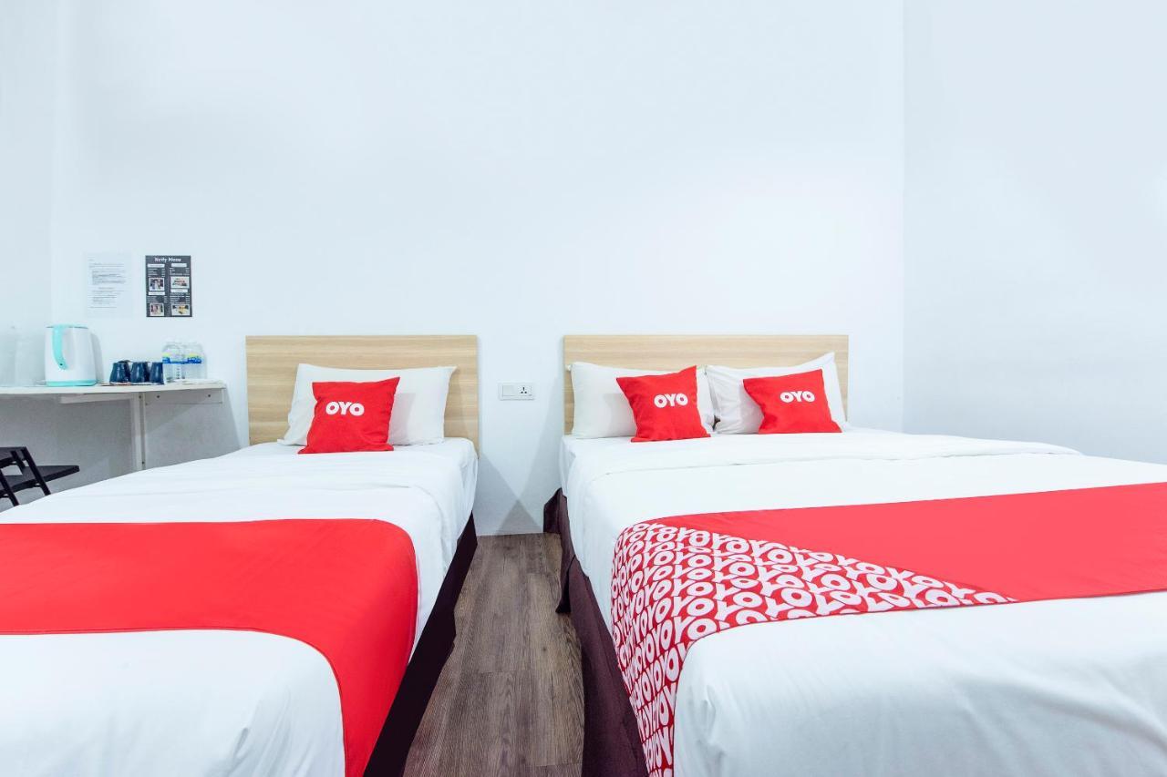 Oyo 90403 North City Hotel Τζόχορ Μπάχρου Εξωτερικό φωτογραφία