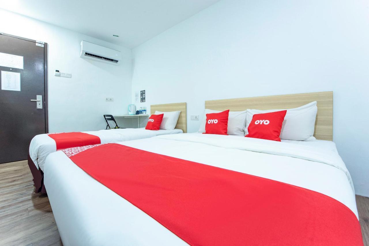 Oyo 90403 North City Hotel Τζόχορ Μπάχρου Εξωτερικό φωτογραφία