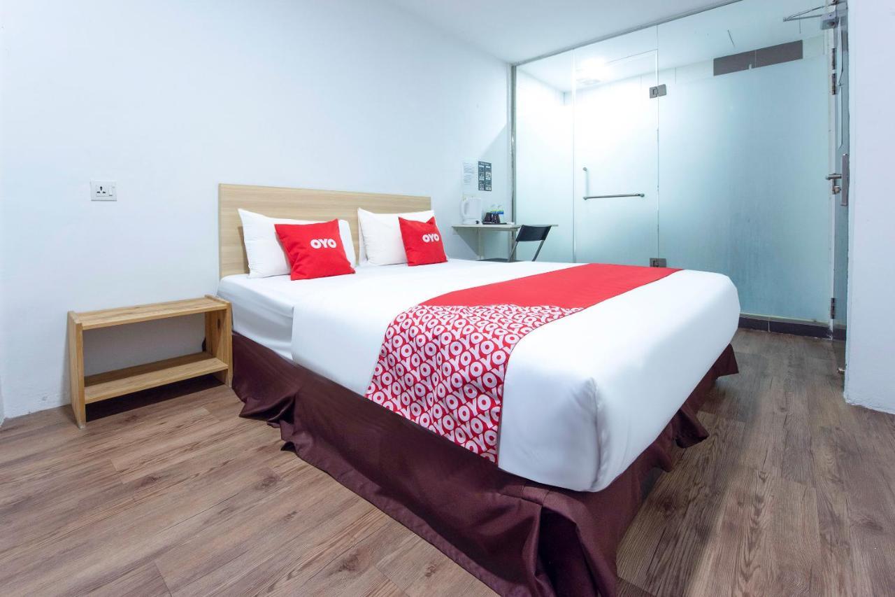 Oyo 90403 North City Hotel Τζόχορ Μπάχρου Εξωτερικό φωτογραφία