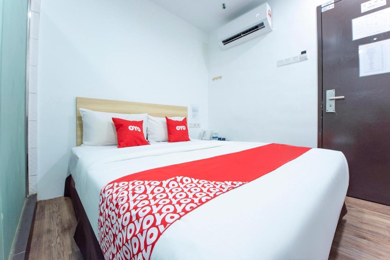 Oyo 90403 North City Hotel Τζόχορ Μπάχρου Εξωτερικό φωτογραφία