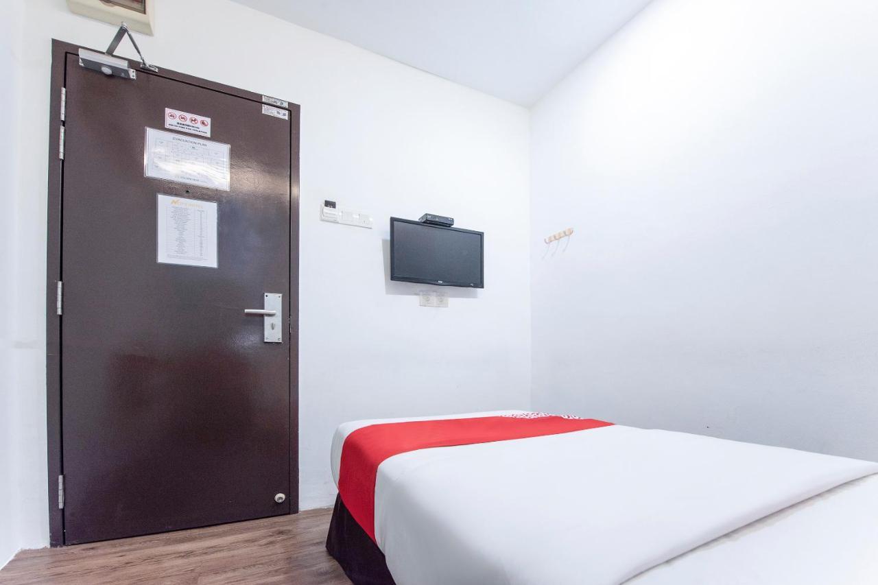 Oyo 90403 North City Hotel Τζόχορ Μπάχρου Εξωτερικό φωτογραφία
