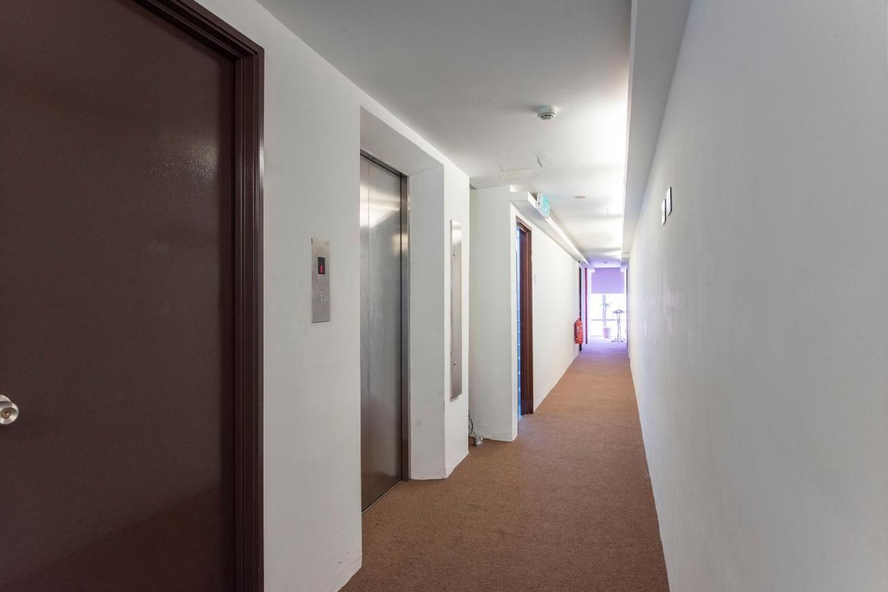Oyo 90403 North City Hotel Τζόχορ Μπάχρου Εξωτερικό φωτογραφία