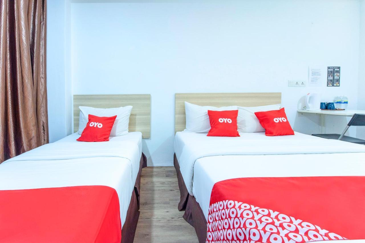 Oyo 90403 North City Hotel Τζόχορ Μπάχρου Εξωτερικό φωτογραφία